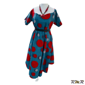 Robe courte d'été à manche courte en bleu et rouge très évasée. (tenue africaine)