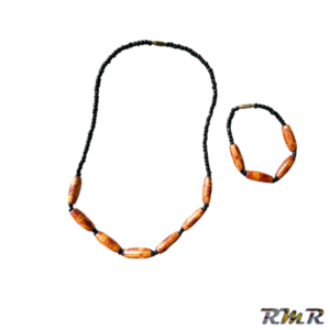 Collier à perles marrons avec bracelet. TU (collier africain)