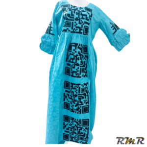 Robe longue en bazin bleu avec broderie noire. T46 (tenue africaine)