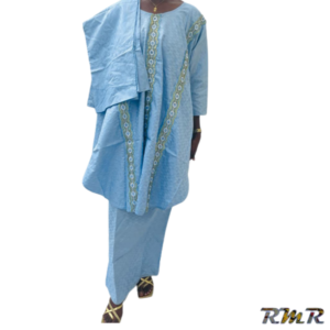 Ensemble jupe et petit boubou en bazin de couleur bleu. T44 (TENUE AFRICAINE)