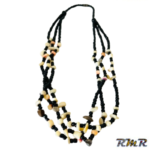 Collier en perle de couleur beige (tenue africaine)